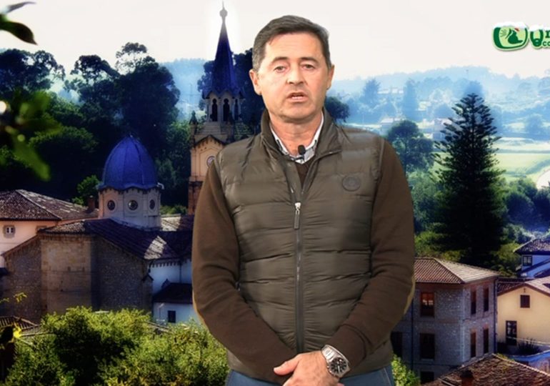 "Que la luz de la Navidad llegue cargada de paz, amor y trabajo"