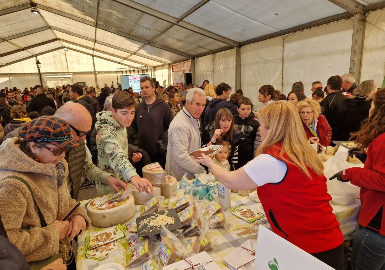 La Feria de la Leche vuelve a llenar Ruiloba