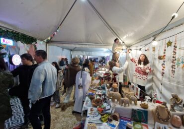 Ruiloba disfruta de su primer mercado navideño